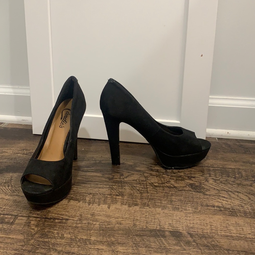 Black Platform Pumps